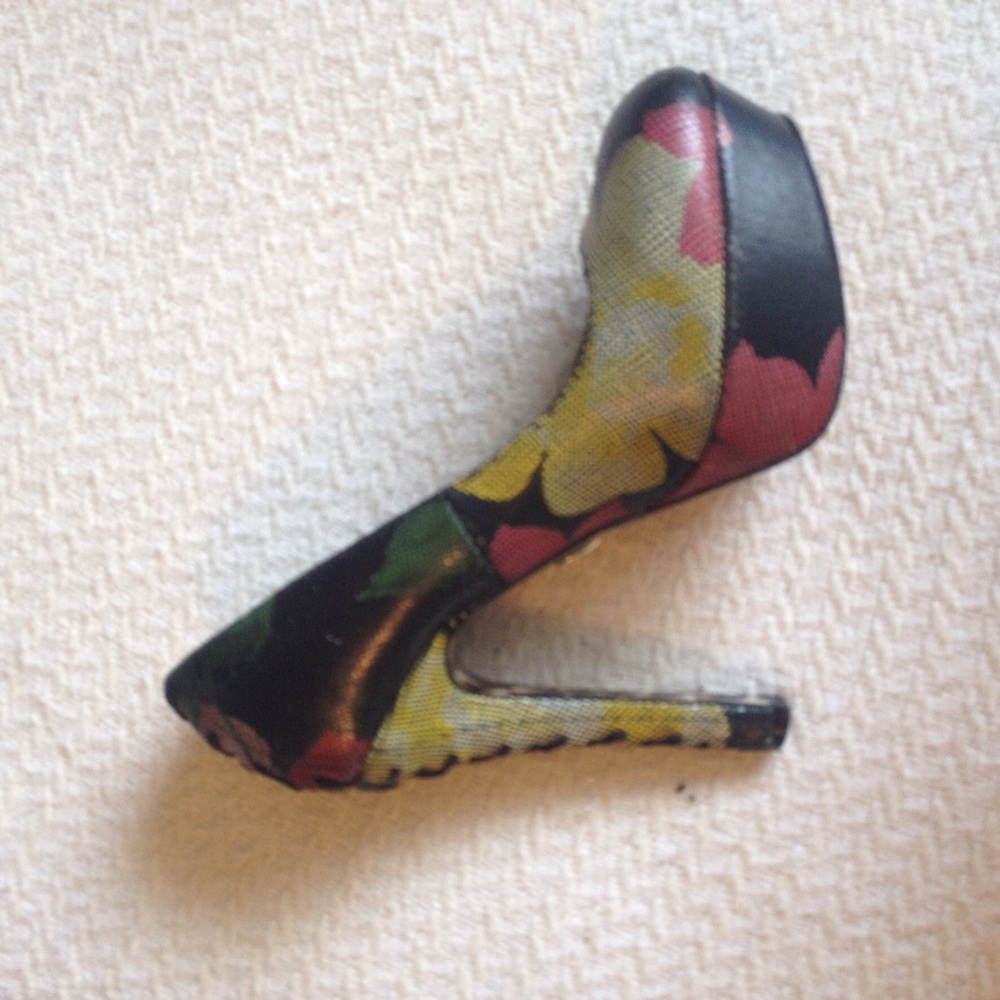 Betsey Johnson pumps floral rose print corset heel